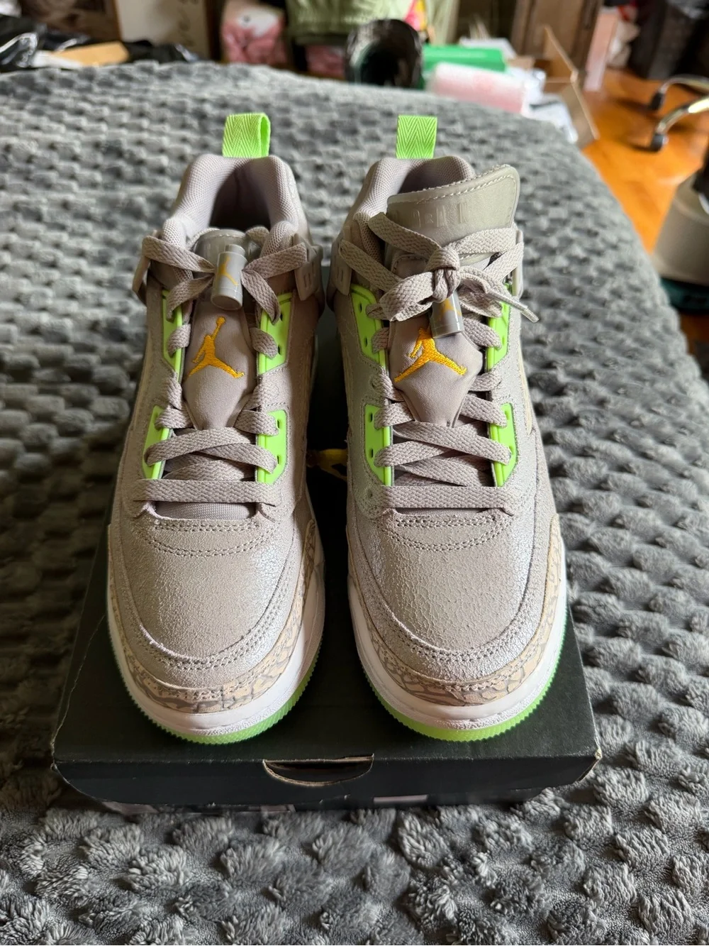 Jordan Kids Low-Top Sneakers in Light Gray with Neon Green and Yellow Accents